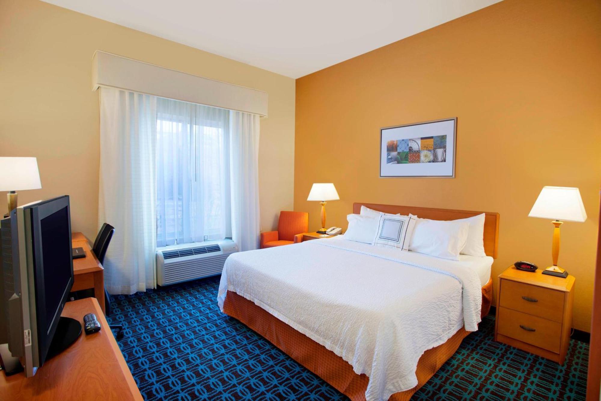 Fairfield Inn & Suites By Marriott Detroit Metro Airport Romulus Exterior photo